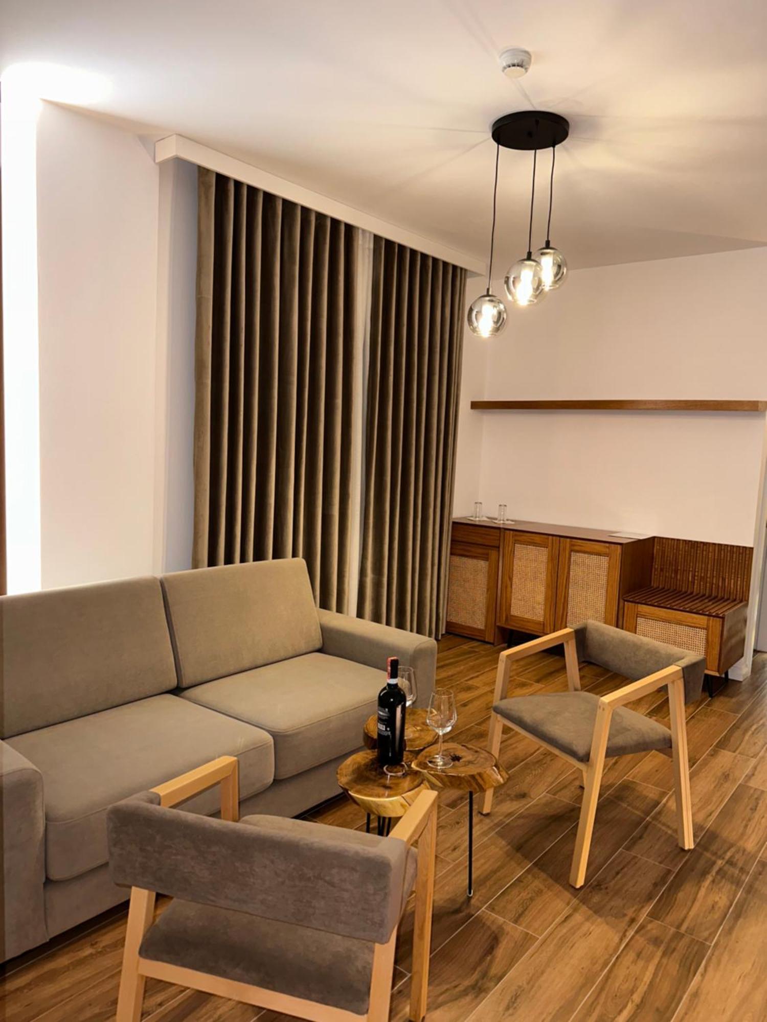 Class Apartment